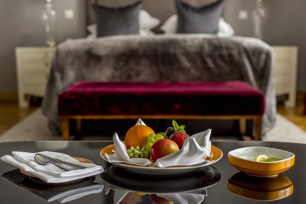 St. Petersbourg Hotel - Small Luxury Hotels Of The World Tallinn Eksteriør billede
