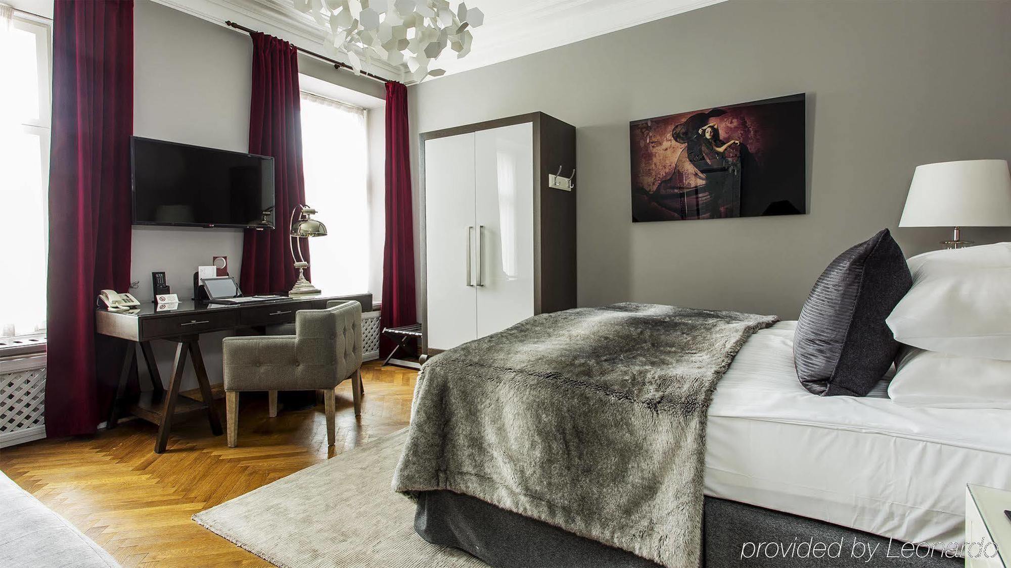 St. Petersbourg Hotel - Small Luxury Hotels Of The World Tallinn Eksteriør billede