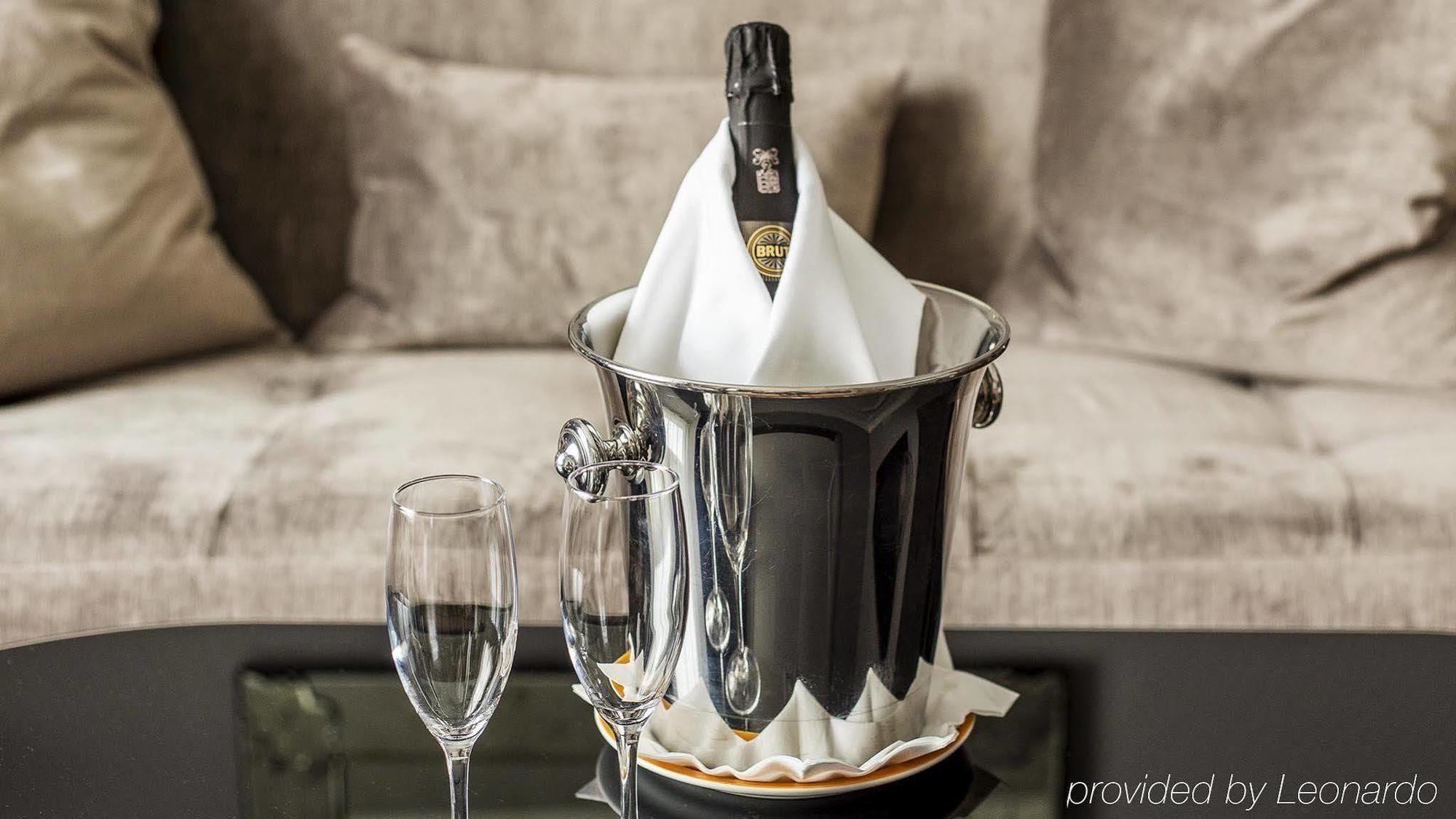 St. Petersbourg Hotel - Small Luxury Hotels Of The World Tallinn Eksteriør billede